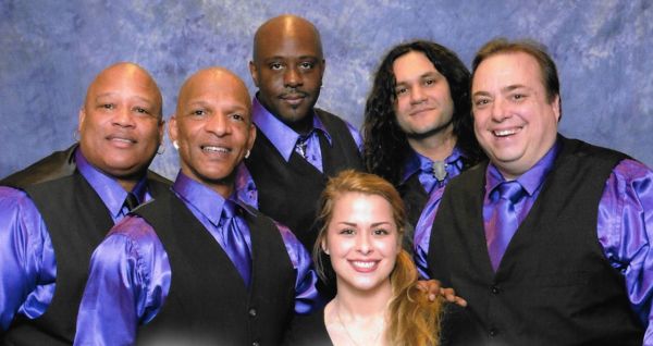 FlashBack Party Band : Corporate Event Band