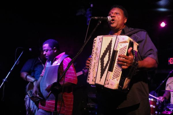 Chubby Carrier and The Bayou Swamp Band : corporate event band