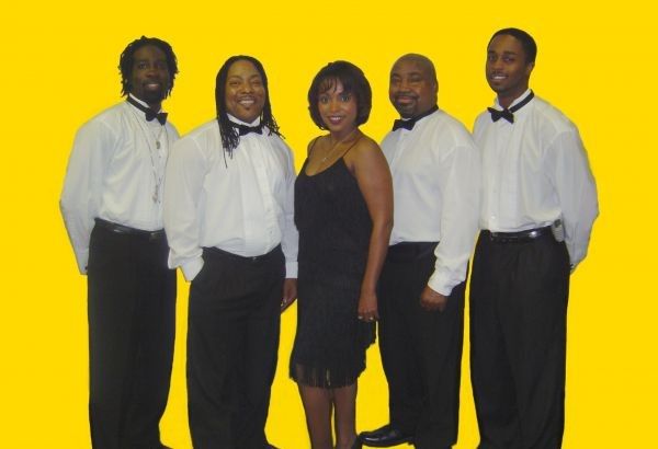 Muddy Sandals : Wedding Reception Band