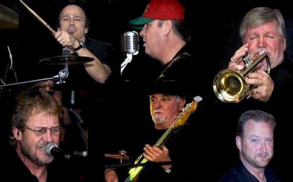 Deja Blue : College Variety  Band