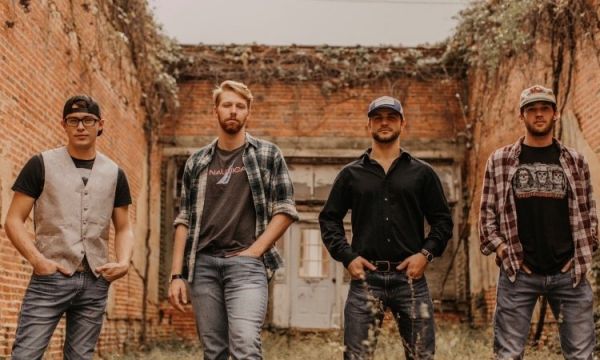 Smith Distillery : College Bands